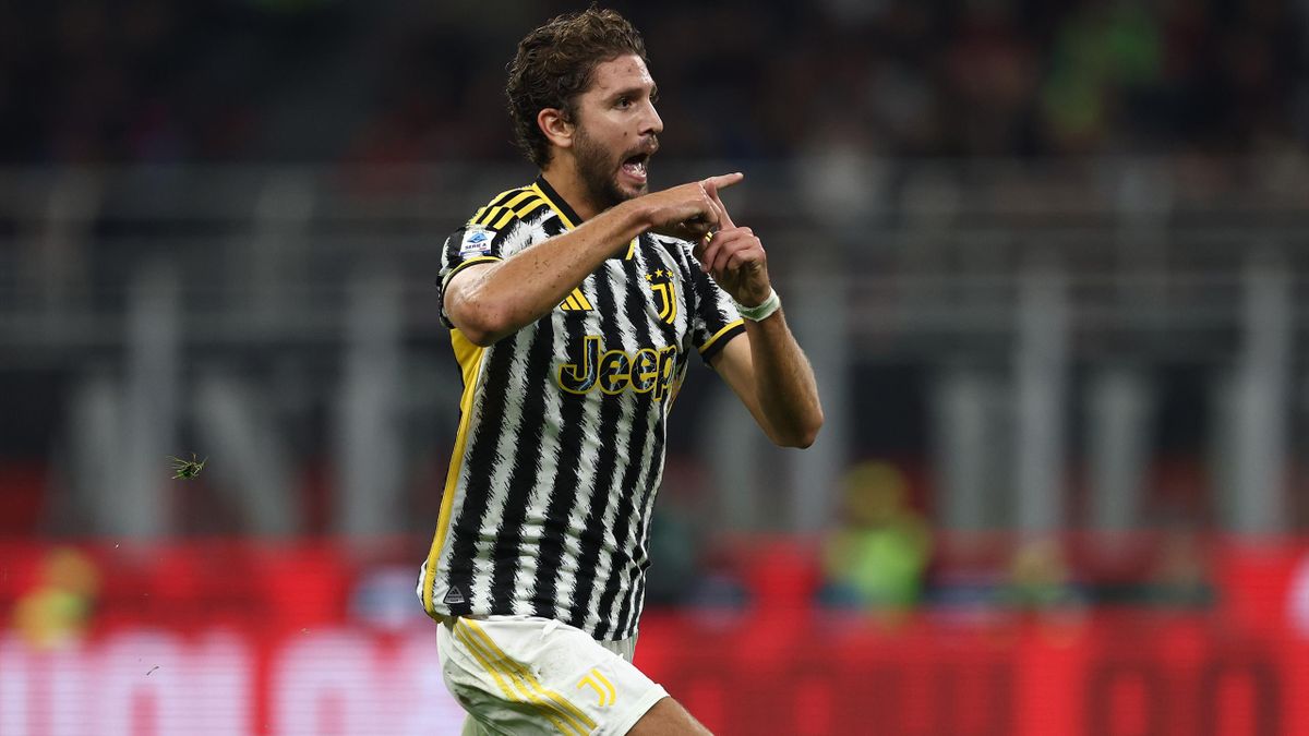 Juventus hemmed 10-man AC Milan 1-0 at the San Siro on Sunday to prevent the hosts from going top of Serie A.