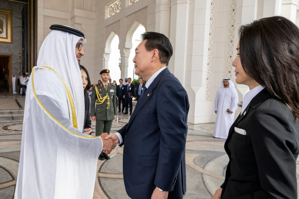 To address the increased demand for travel, the UAE and South Korea have announced intentions to increase the number of flights between the two nations.