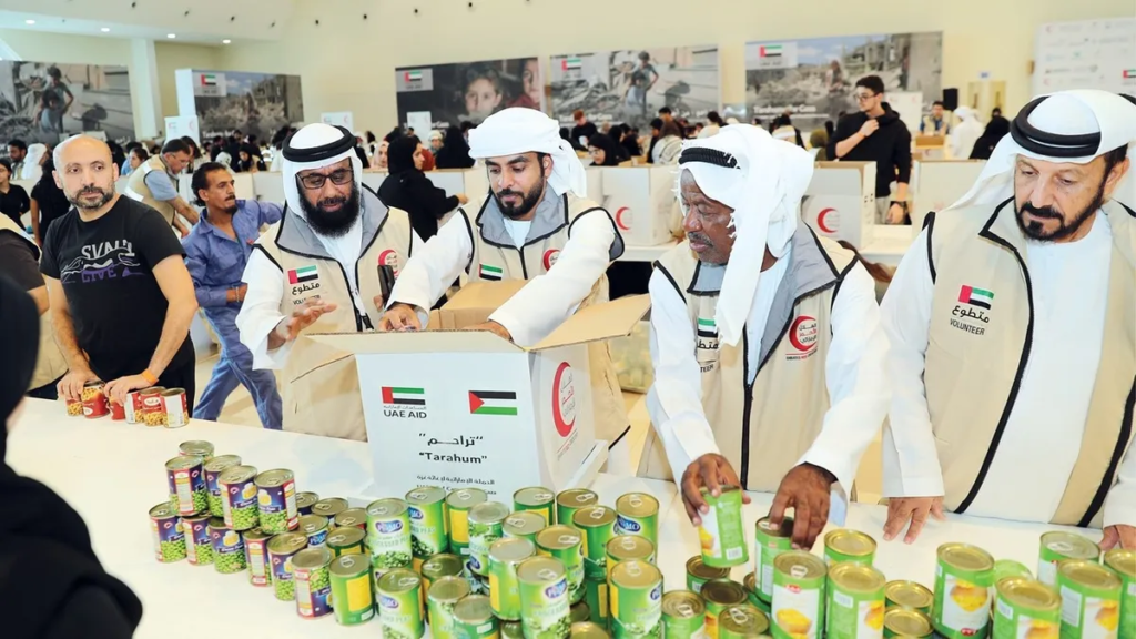 Volunteers began arriving at 8 a.m. at Qalaat Alremaal Hall on the Dubai-Al Ain Road, where they joined forces to assist to Gaza aid operations.