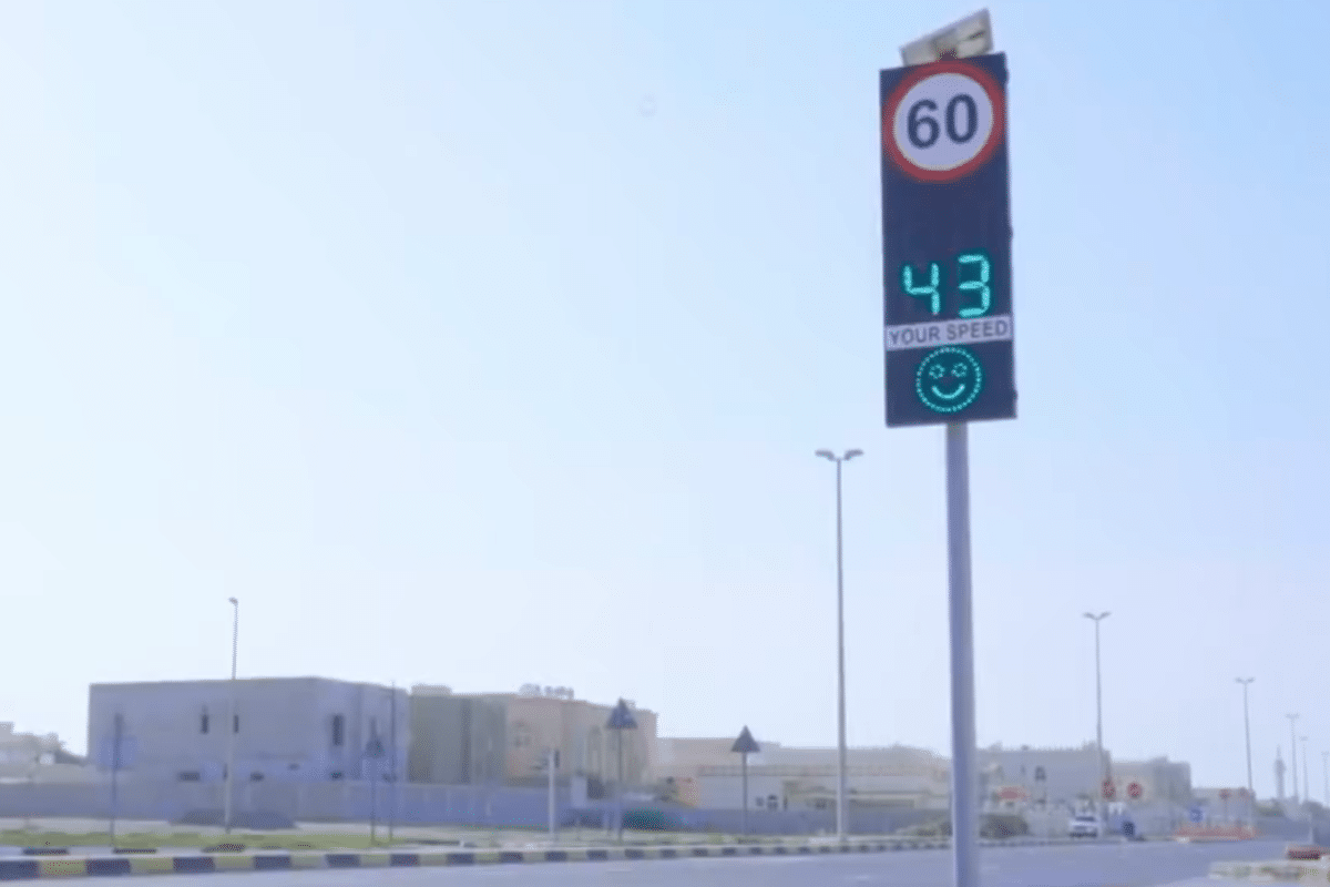 To avoid significant fines, motorists travelling between Dubai and Sharjah via Al Ittihad Road must adhere to a new speed restriction.