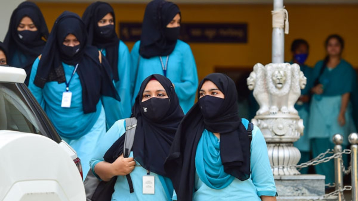 Karnataka Chief Minister Siddaramaiah announced the lifting of the BJP-imposed ban on the hijab.