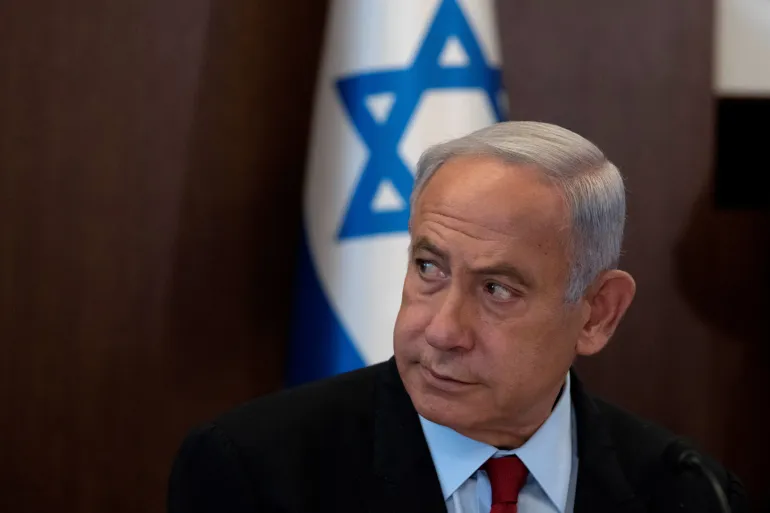 As he addressed parliament, Israeli Prime Minister Benjamin Netanyahu was met with protests from captive families.