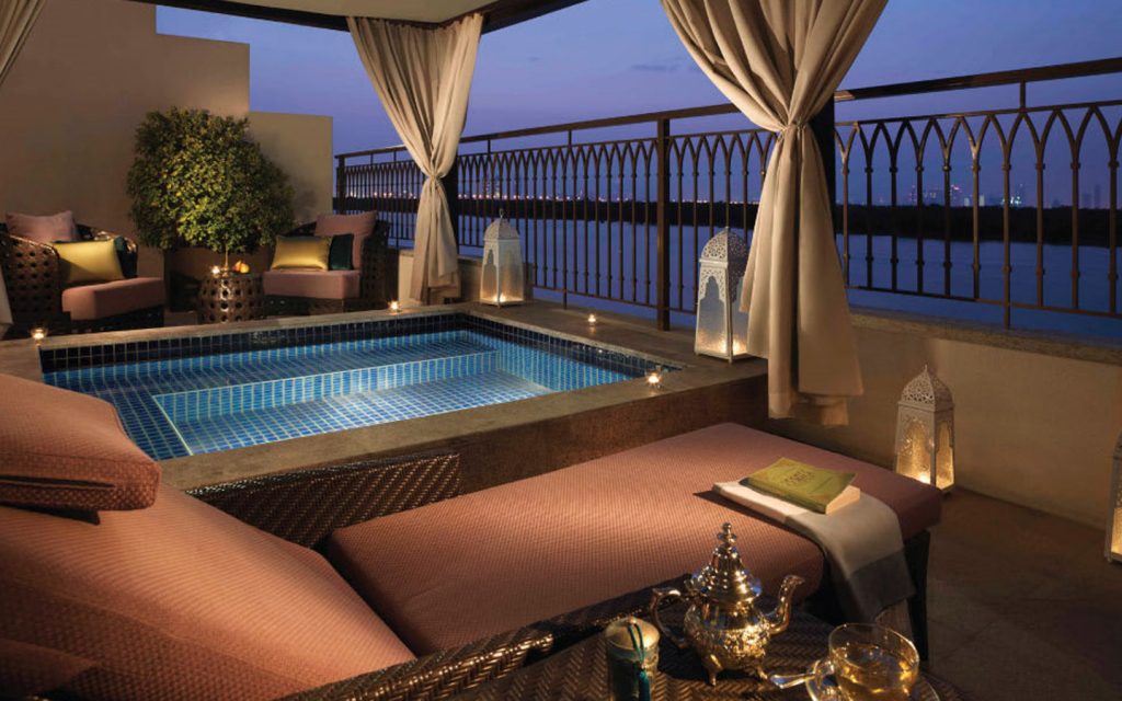 Hotels with private pool in Abu Dhabi E 04 03 1024x640 1