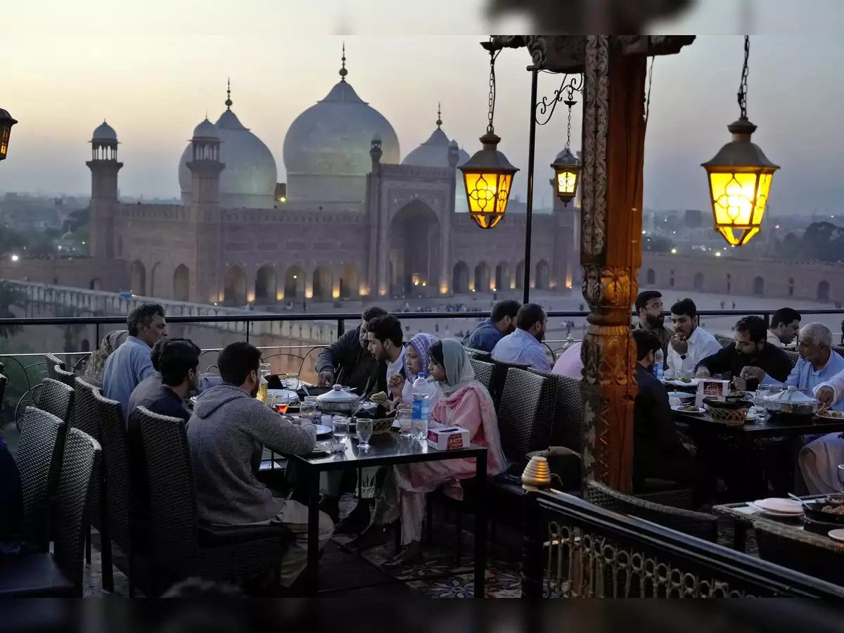 ramadan date in dubai 2025