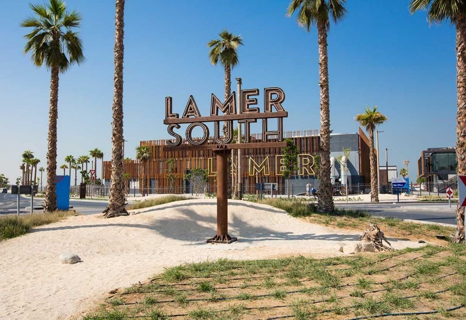 La Mer Beach