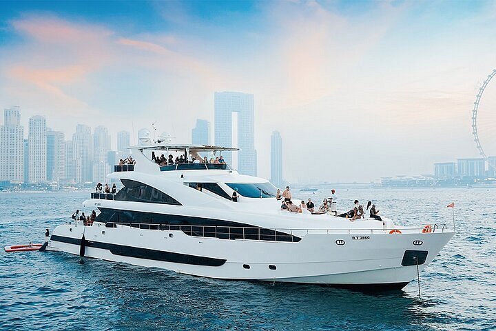 Yacht Ride in Dubai