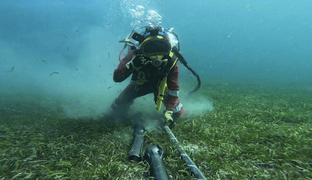 Red Sea internet cable cuts