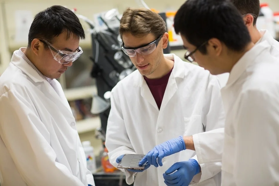 Self-healing materials