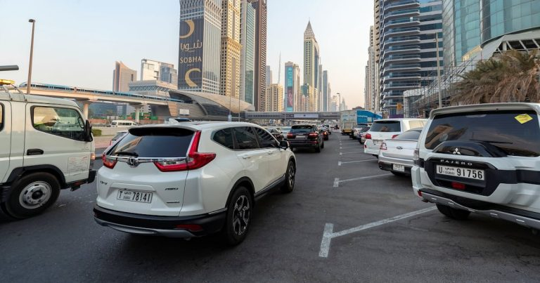 Dubai free parking Friday