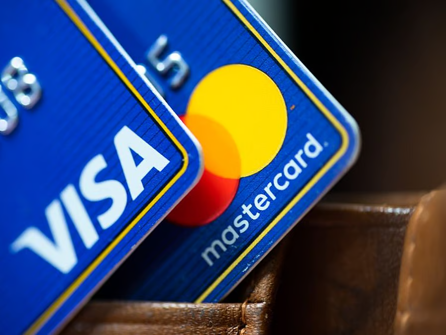 AI shop pay UAE Visa Mastercard