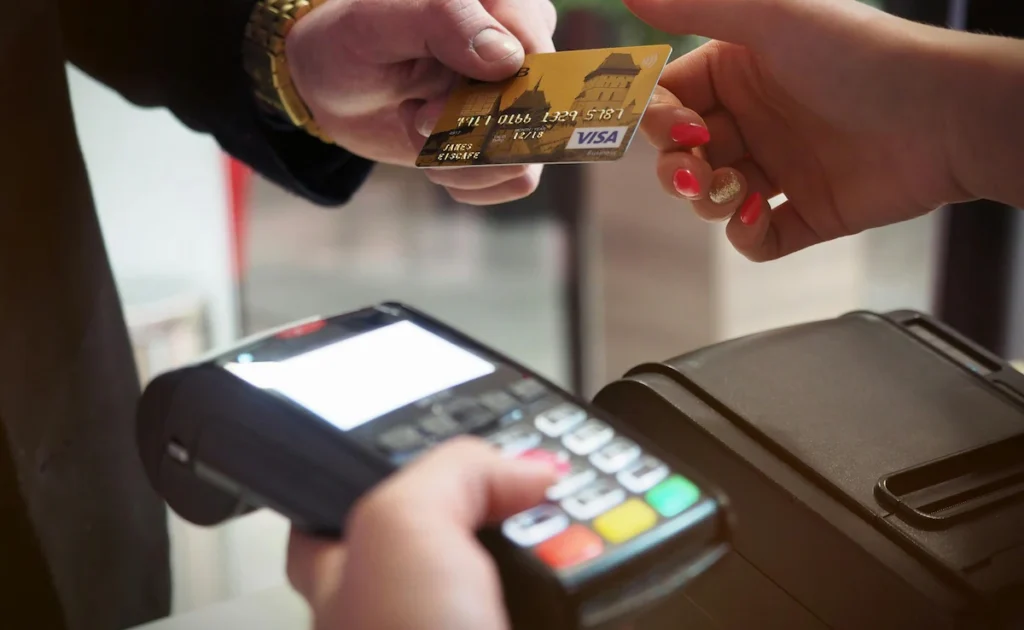 AI shop pay UAE Visa Mastercard