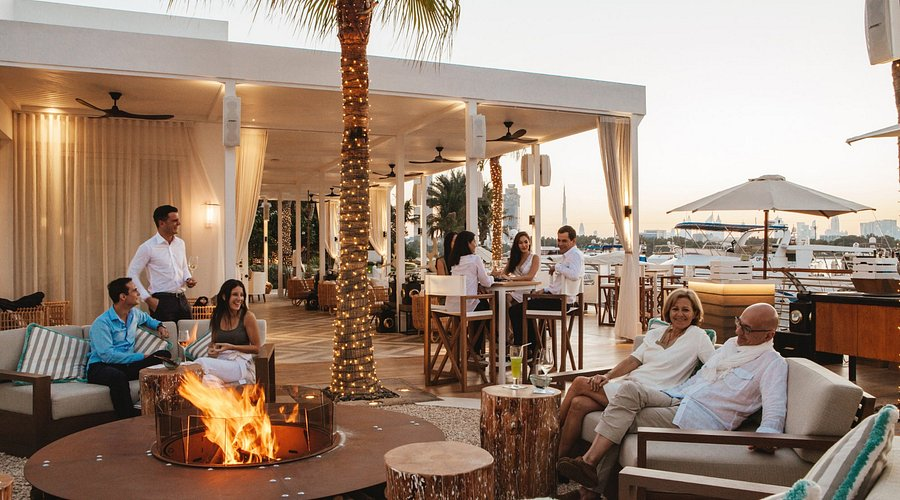 NOÉPE Dubai outdoor bar