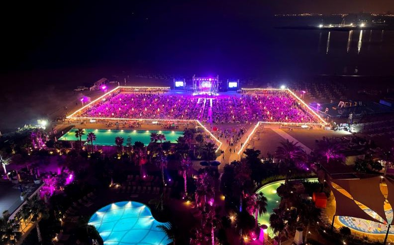 Christmas Wonderland at Centara Mirage Beach Resort