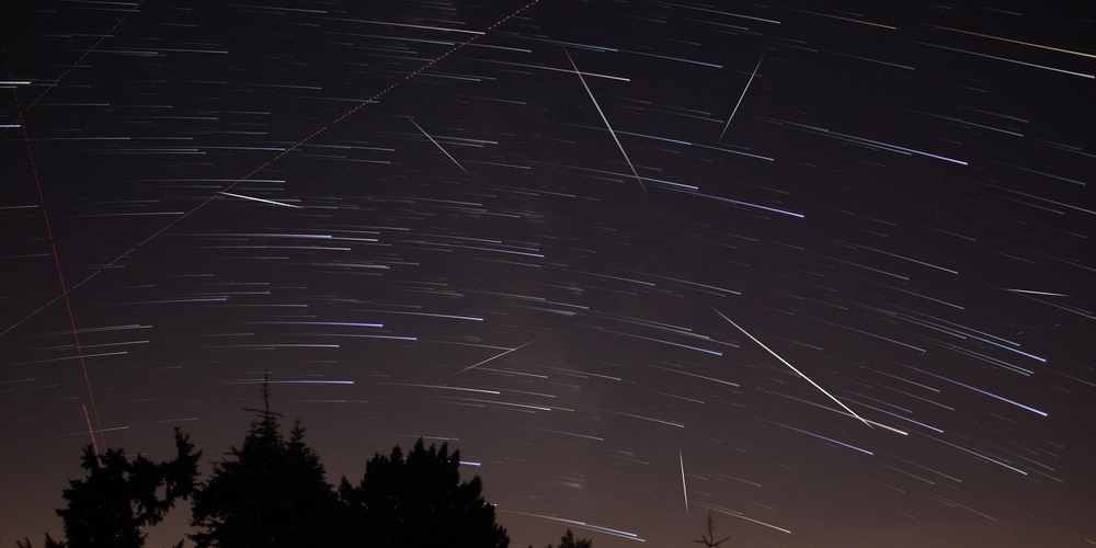 Dubai Supermoon and Meteor Shower