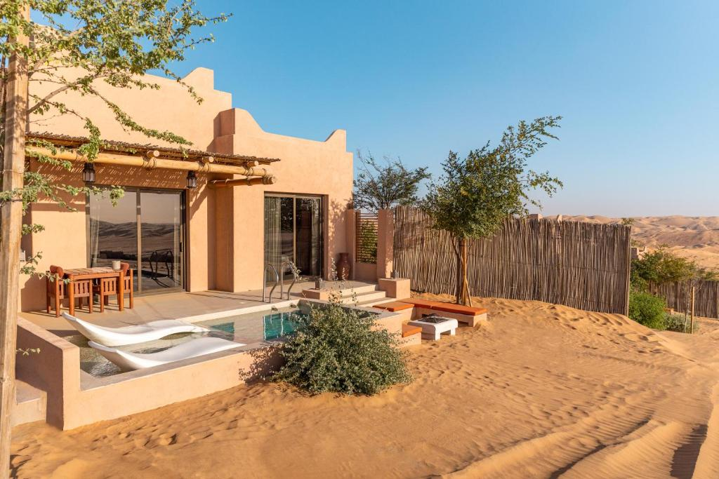 Bab Al Nojoum Bateen Liwa