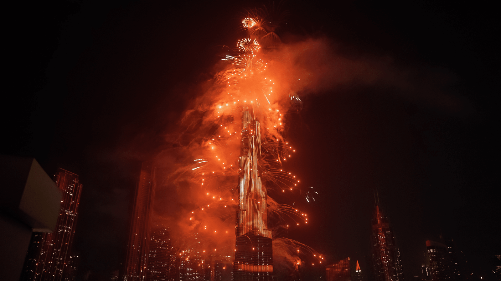World’s largest New Year fireworks at Burj Khalifa