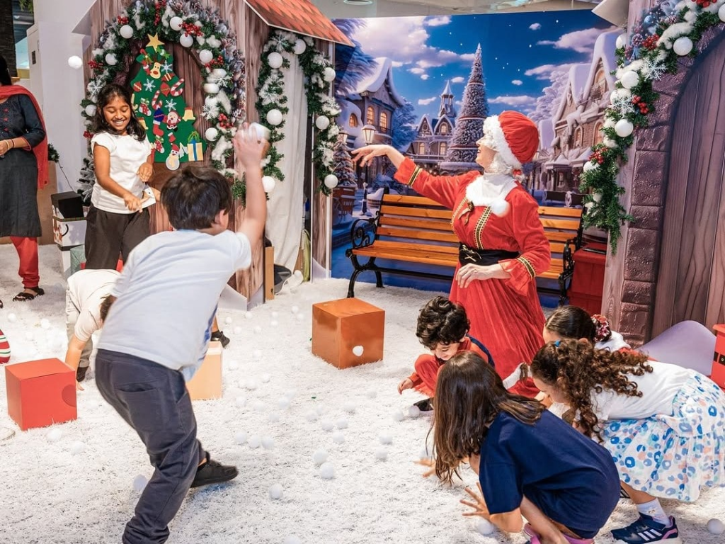 Snowbury Square at Times Square Center