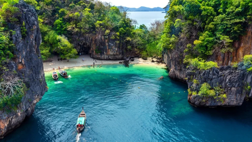 Top 10 Trending Destinations for UAE Travelers in 2026