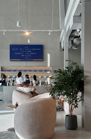 work remotely Julith Café in Dubai